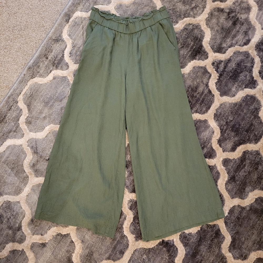 3 for $10 on $5 items! Women's size small army green flowy pants.